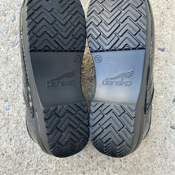 Dansko Women’s Professional Clogs Glitzy Patent Leather Style 706370202 Size 38 - Picture 11 of 12